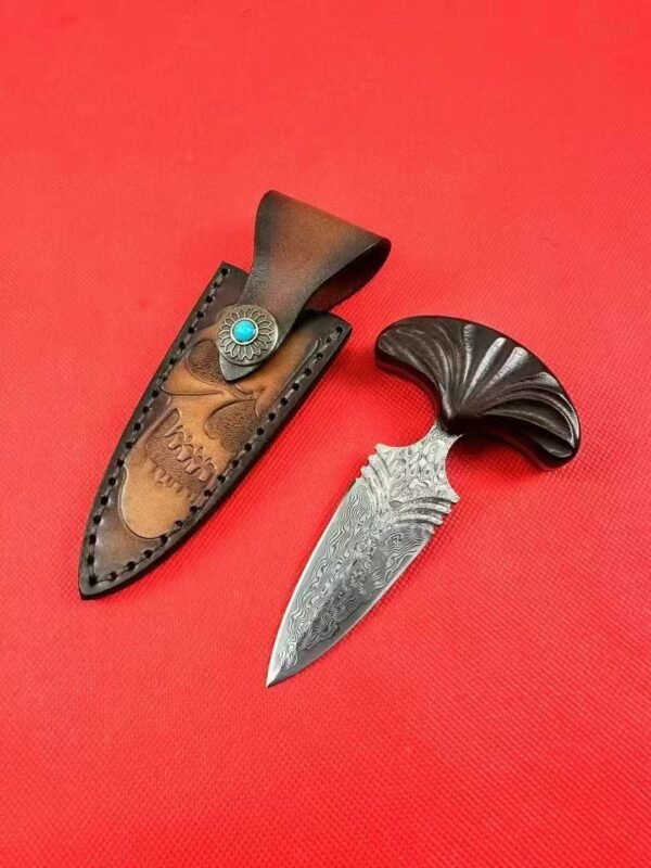No.2 Fan-Shaped Damascus Steel Knuckle Duster - 68-Layer Integrated Damascus Steel Blade