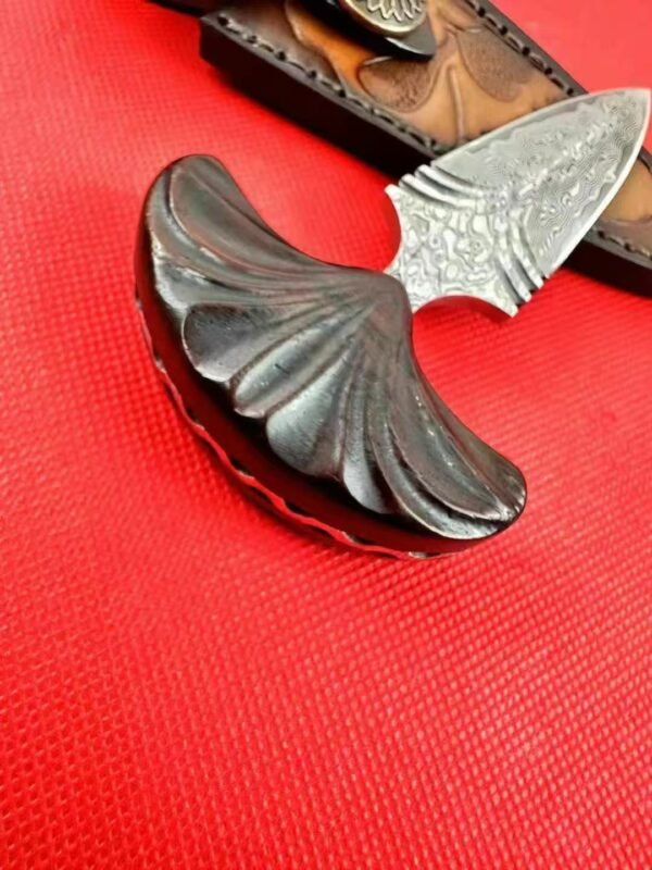 No.2 Fan-Shaped Damascus Steel Knuckle Duster - 68-Layer Integrated Damascus Steel Blade - Image 5