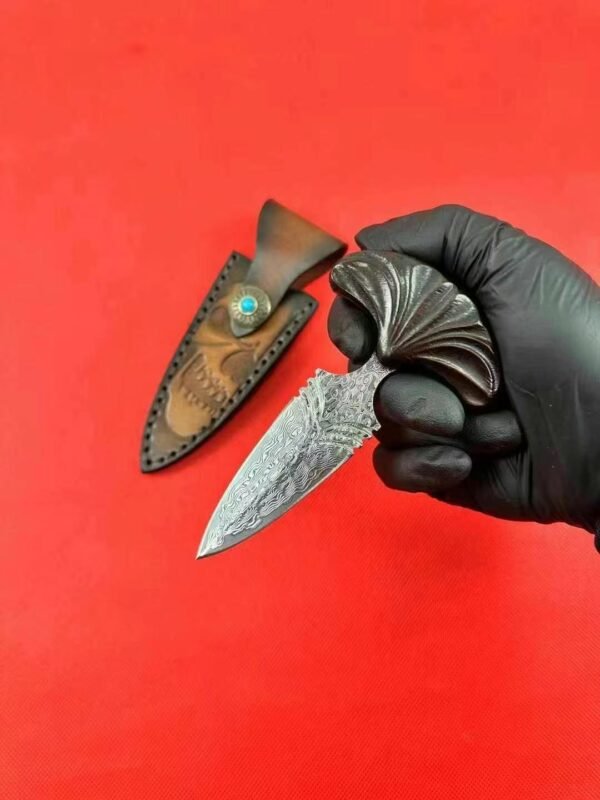 No.2 Fan-Shaped Damascus Steel Knuckle Duster - 68-Layer Integrated Damascus Steel Blade - Image 3