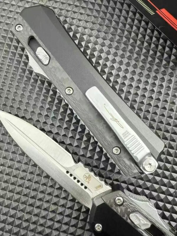 Snake God Carbon Fiber Mirror Automatic Knife - D2 Mirror Polished Blade - Image 4