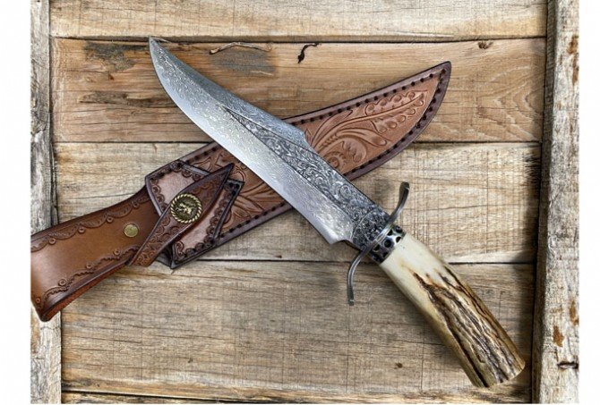 2021081581812545 Supreme Wild Antler Damascus Collector's Knife - Image 1